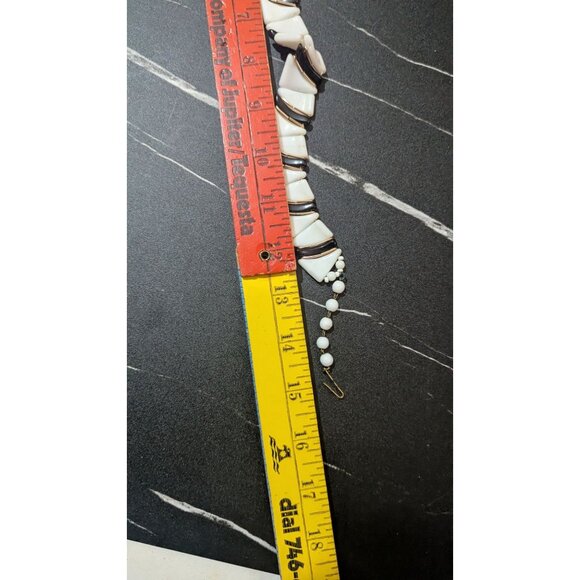 Vintage Chunky White & Black Beaded Necklace With Matching Earrings Bold Retro J - Picture 5 of 6